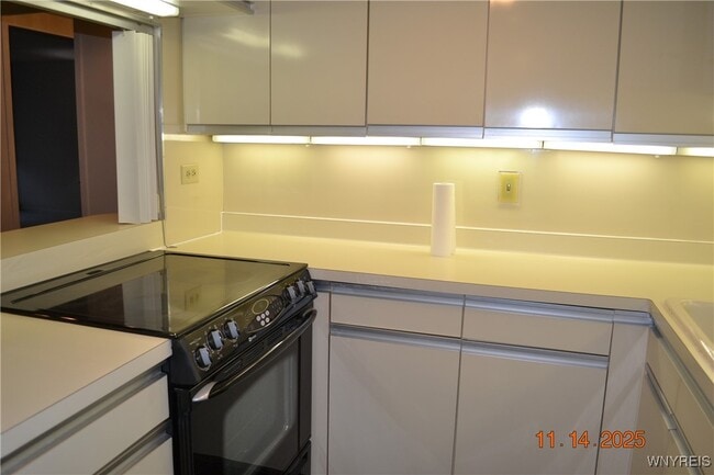 Building Photo - 5854 Main St