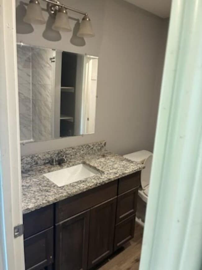 Building Photo - 107 E Miller St