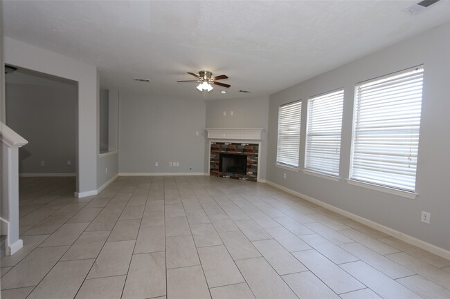 Building Photo - 13518 Sherman Oaks Dr