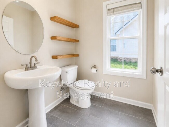 Building Photo - 384 Wingfield Dr
