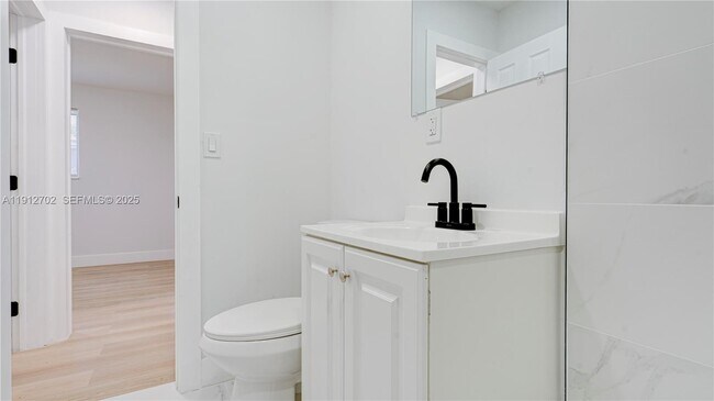 Building Photo - 3331 NW 8th Pl