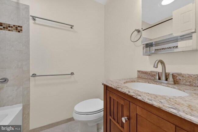 Building Photo - 21228 McFadden Square
