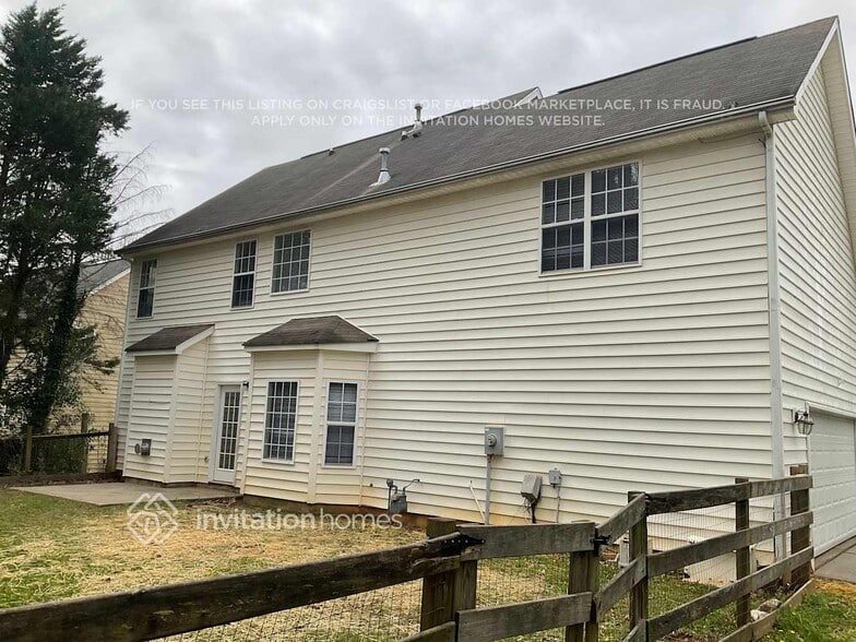 Building Photo - 9311 High Rock Dr