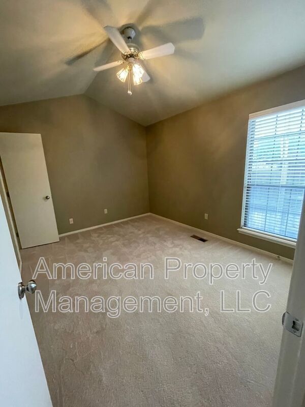 Building Photo - 8841 S Canton Pl