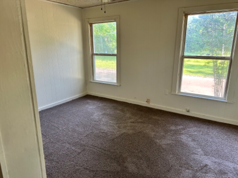 Building Photo - 3223 Pecan St