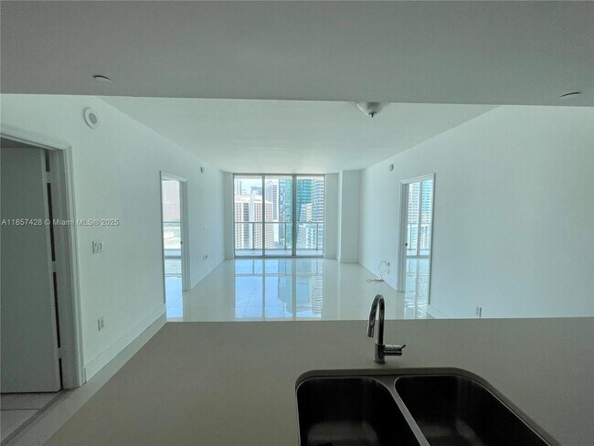 Building Photo - 500 Brickell Ave