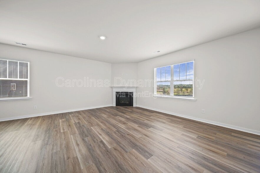 Building Photo - 500 Blackpool Ct