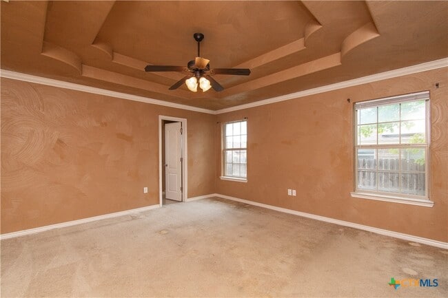 Building Photo - 305 Hedy Dr