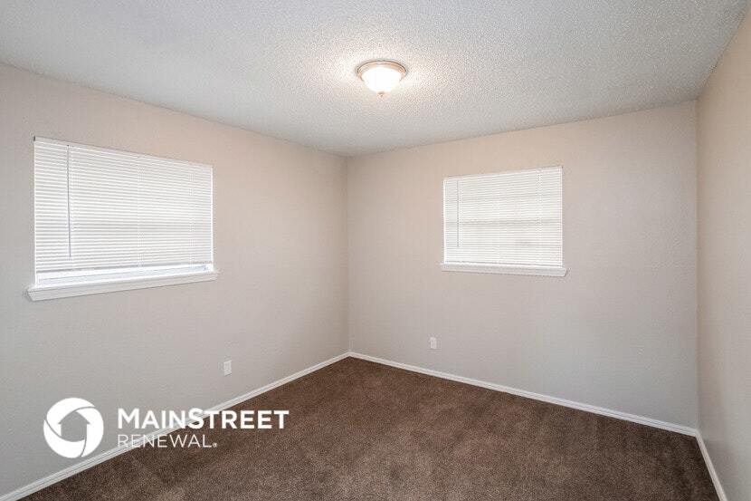 Building Photo - 808 Lotus Ave