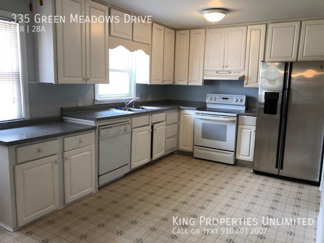 Building Photo - 335 Green Meadows Dr