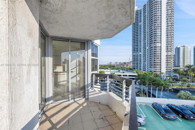 Building Photo - 3530 Mystic Pointe Dr