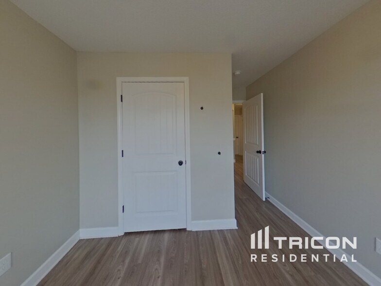 Building Photo - 114 Mistwood Ln