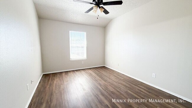 Building Photo - 9702 Ave. U-B