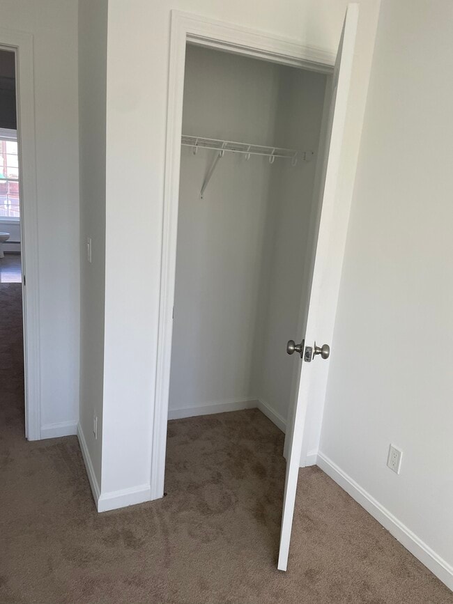 Building Photo - 6 Grove St