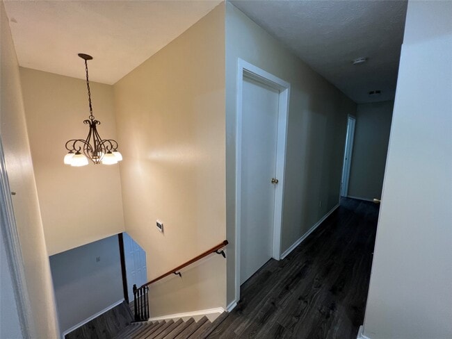 Building Photo - 11016 Meadow Rue St