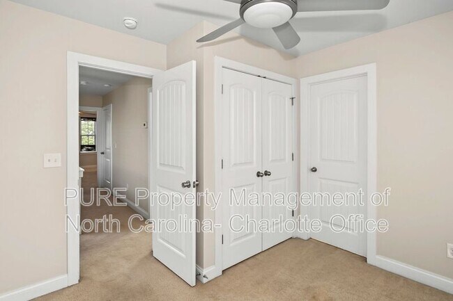 Building Photo - 15959 Rose Glenn Ln