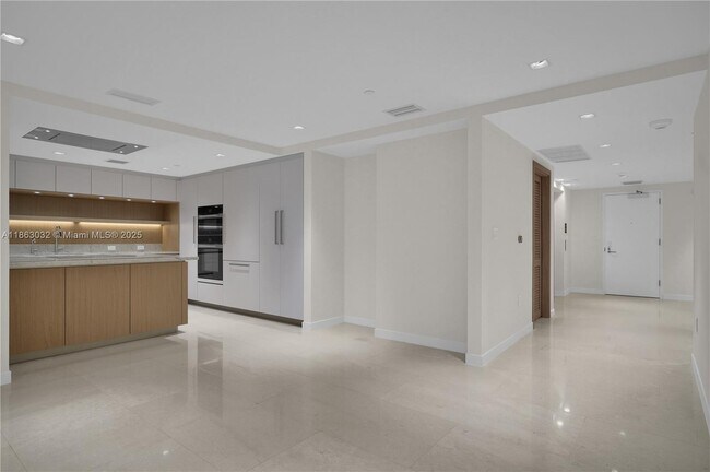 Building Photo - 1135 103rd St
