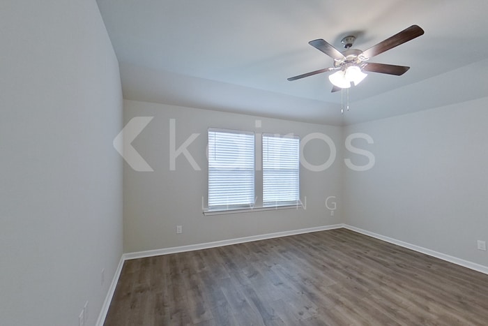 Building Photo - 401 Mango Dr