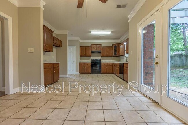 Building Photo - 4375 Big Horn Dr S