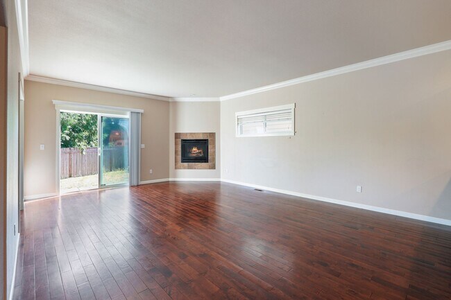 Building Photo - 4335 17th Way NE