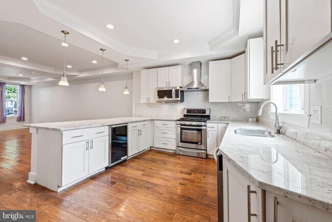 Building Photo - 1110 Orren St NE