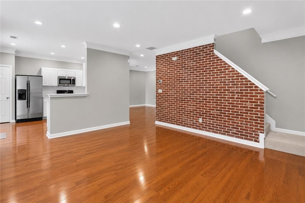 Building Photo - 559 Windstone Trail