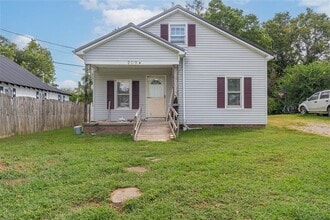 Building Photo - 209 Sunset Ave