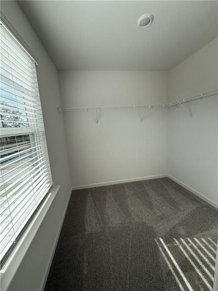 Building Photo - 156 Milledge Cmns Dr NE