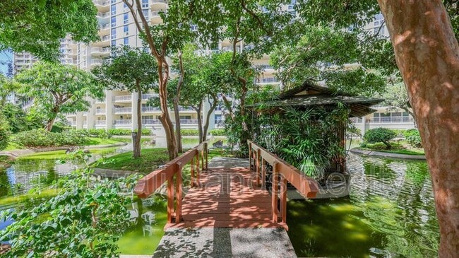 Building Photo - 469 Ena Rd