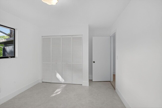 Building Photo - 29 Fawlkland Cir