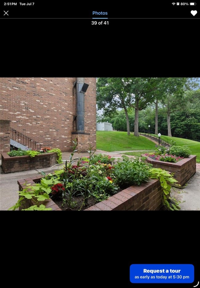 Building Photo - 1601 N Innsbruck Dr