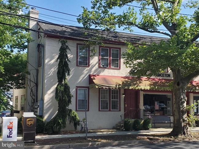 Building Photo - 345 Nassau St
