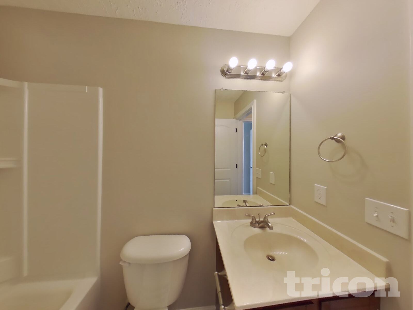 Building Photo - 1457 Mutual Dr