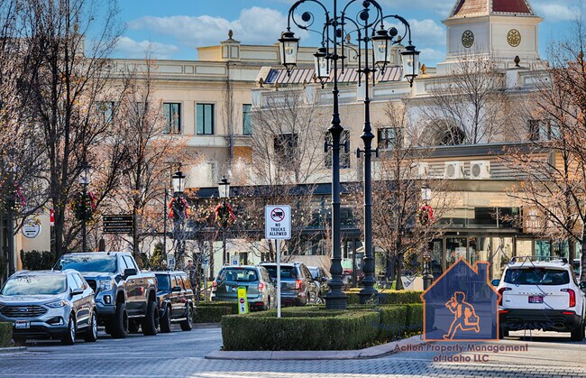 Building Photo - 2539 Bottle Brush Ave