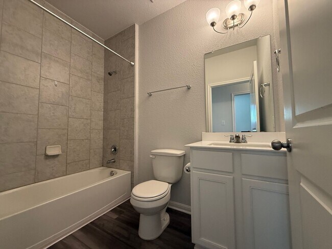 Building Photo - Impeccable 3 Bedroom in Trace