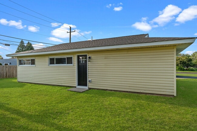 Building Photo - 38 Indian Creek Dr