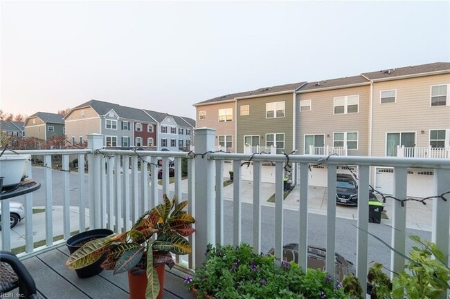 Building Photo - 605 Brickell Chase