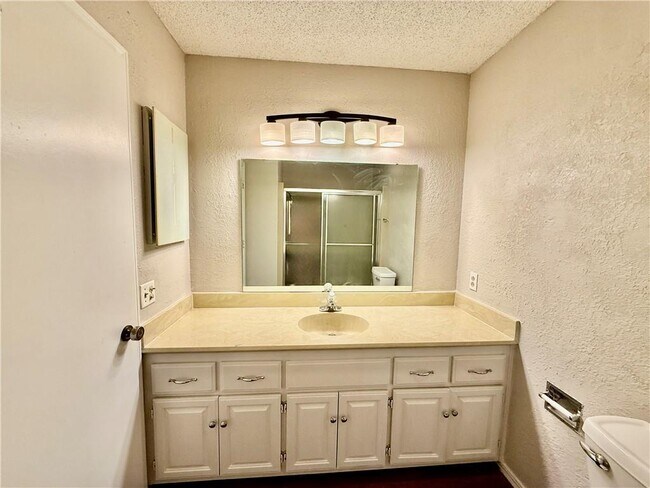 Building Photo - 26 Shakespeare Dr