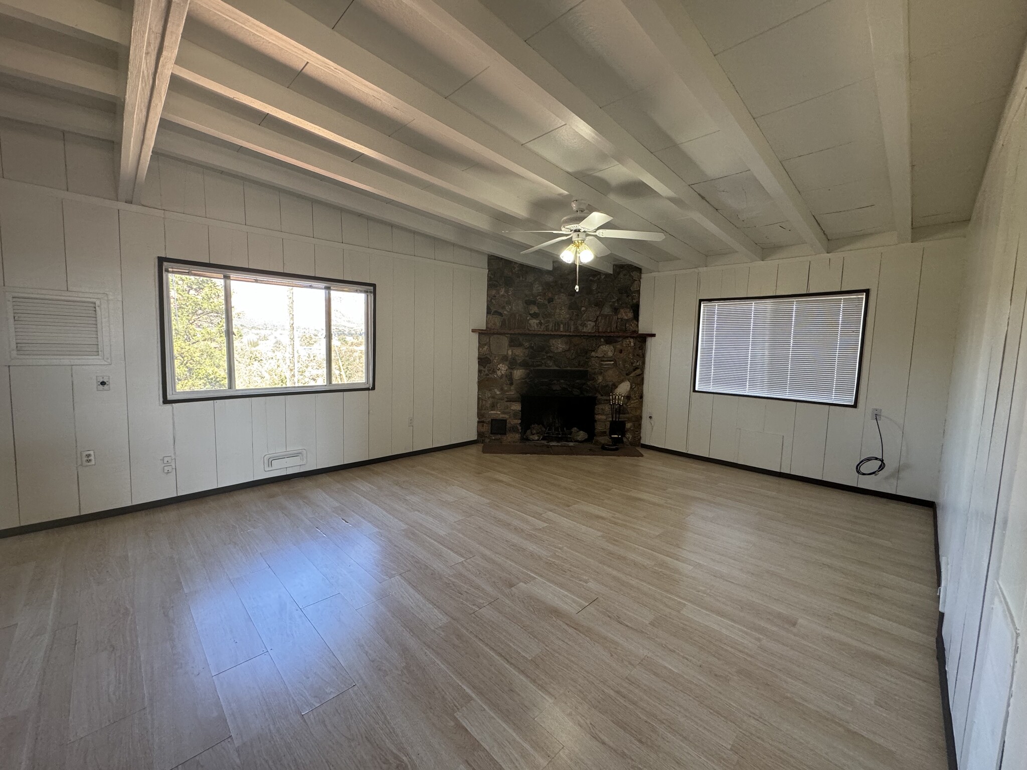 Building Photo - 420 Arroyo Pinon Dr