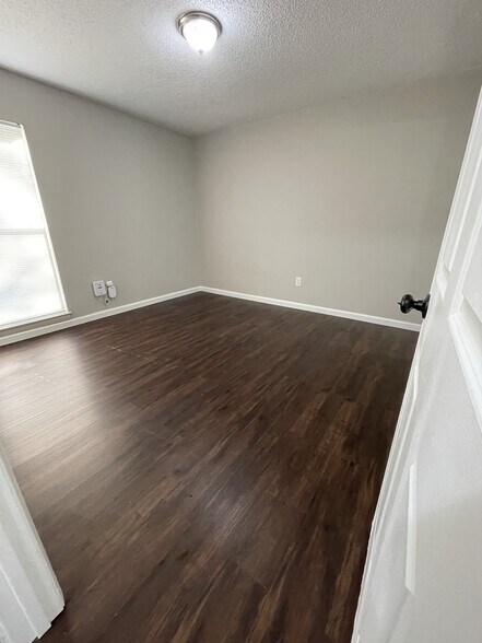 Building Photo - 2920 SE 53rd Ct