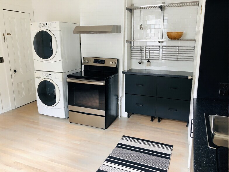 Building Photo - 7 Imrie Rd