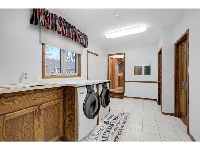 Building Photo - 11333 Welcome Ave N