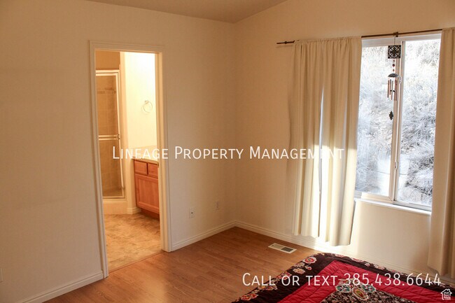 Building Photo - 412 Simoron Dr