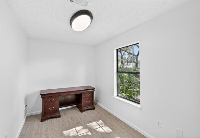 Building Photo - 12 Corbin Ct