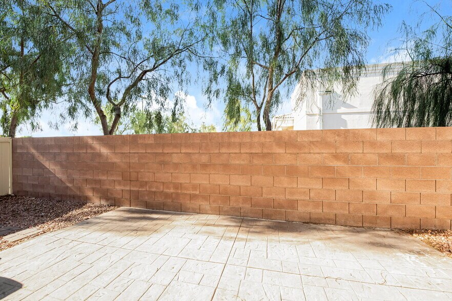 Building Photo - 6711 Scarlet Star Ave