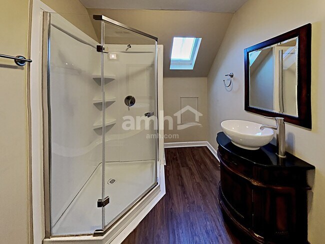 Building Photo - 3129 Jenkins Dr