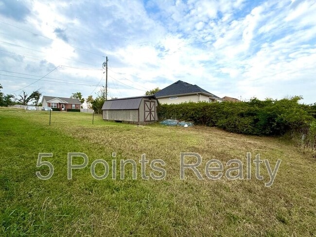 Building Photo - 1203 Sylvia Dr