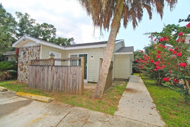 Building Photo - 2BR/2BA Apartment Near NAS Pensacola with Private Patio & Utilities Included