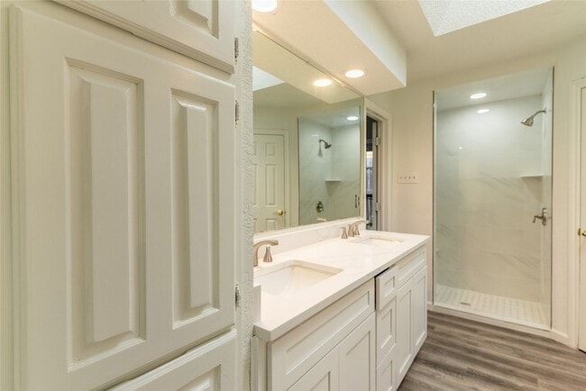 Building Photo - 5201 Rustle Leaf Dr