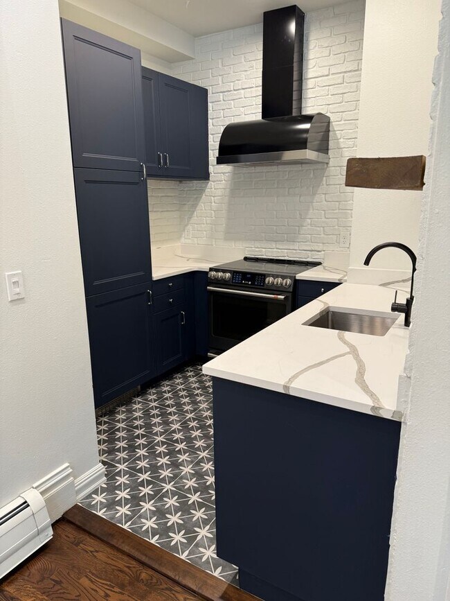 Building Photo - Remodeled one bedroom Condo for Rent in Do...